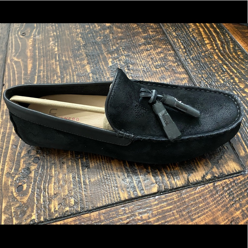 UGG Marris Loafers Men’s size 7 or Women’s 8.5 NWT
